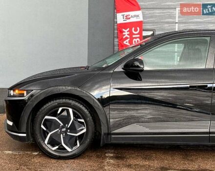 Черный Хендай Ioniq 5, объемом двигателя 0 л и пробегом 22 тыс. км за 28999 $, фото 4 на Automoto.ua