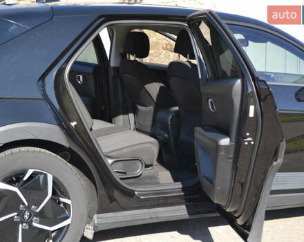 Черный Хендай Ioniq 5, объемом двигателя 0 л и пробегом 54 тыс. км за 23500 $, фото 35 на Automoto.ua