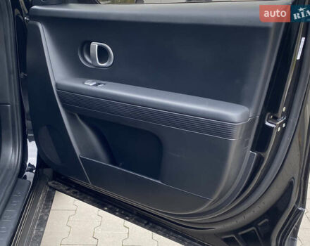Черный Хендай Ioniq 5, объемом двигателя 0 л и пробегом 54 тыс. км за 28500 $, фото 19 на Automoto.ua