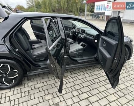 Черный Хендай Ioniq 5, объемом двигателя 0 л и пробегом 70 тыс. км за 23500 $, фото 25 на Automoto.ua
