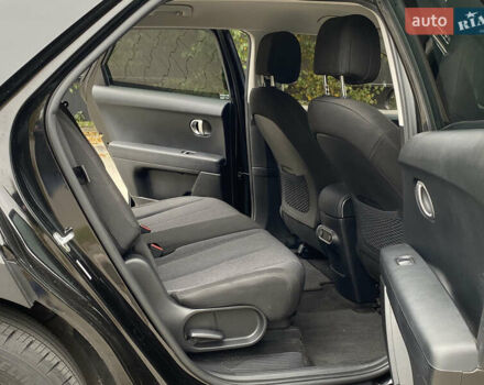 Черный Хендай Ioniq 5, объемом двигателя 0 л и пробегом 54 тыс. км за 28500 $, фото 17 на Automoto.ua