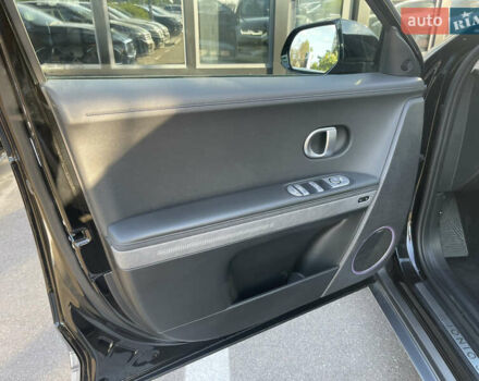 Черный Хендай Ioniq 5, объемом двигателя 0 л и пробегом 14 тыс. км за 27600 $, фото 9 на Automoto.ua