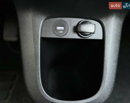 Черный Хендай Ioniq 5, объемом двигателя 0 л и пробегом 156 тыс. км за 22999 $, фото 70 на Automoto.ua