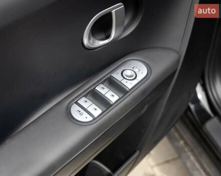 Черный Хендай Ioniq 5, объемом двигателя 0 л и пробегом 56 тыс. км за 25500 $, фото 14 на Automoto.ua