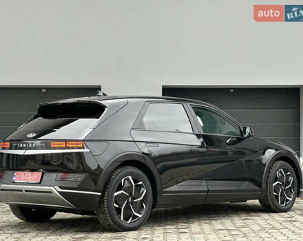 Черный Хендай Ioniq 5, объемом двигателя 0 л и пробегом 156 тыс. км за 22999 $, фото 4 на Automoto.ua