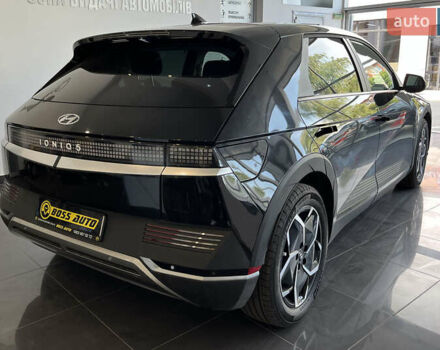Черный Хендай Ioniq 5, объемом двигателя 0 л и пробегом 15 тыс. км за 28500 $, фото 4 на Automoto.ua