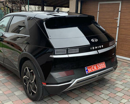 Черный Хендай Ioniq 5, объемом двигателя 0 л и пробегом 23 тыс. км за 22950 $, фото 4 на Automoto.ua