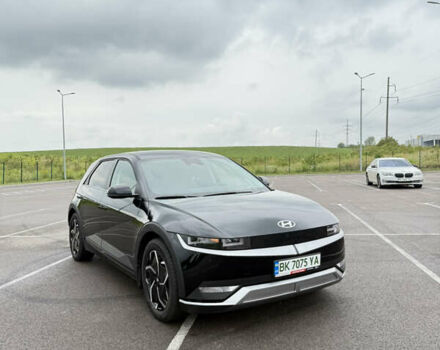 Черный Хендай Ioniq 5, объемом двигателя 0 л и пробегом 25 тыс. км за 28999 $, фото 2 на Automoto.ua