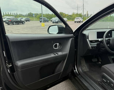 Черный Хендай Ioniq 5, объемом двигателя 0 л и пробегом 25 тыс. км за 28999 $, фото 10 на Automoto.ua