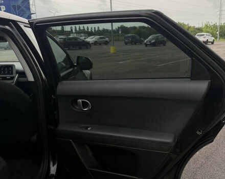 Черный Хендай Ioniq 5, объемом двигателя 0 л и пробегом 25 тыс. км за 28999 $, фото 40 на Automoto.ua