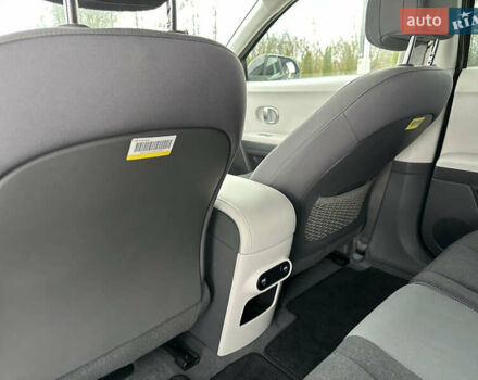 Черный Хендай Ioniq 5, объемом двигателя 0 л и пробегом 2 тыс. км за 26999 $, фото 33 на Automoto.ua