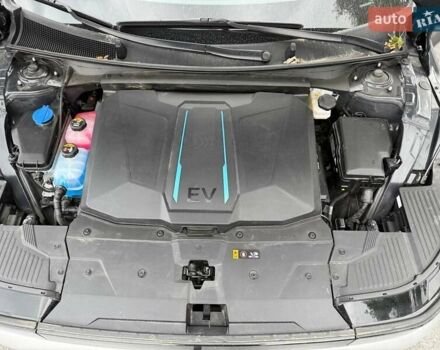 Чорний Хендай Ioniq 5, об'ємом двигуна 0 л та пробігом 7 тис. км за 27500 $, фото 7 на Automoto.ua