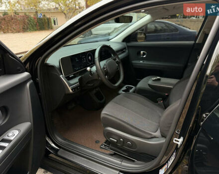 Черный Хендай Ioniq 5, объемом двигателя 0 л и пробегом 7 тыс. км за 28999 $, фото 24 на Automoto.ua