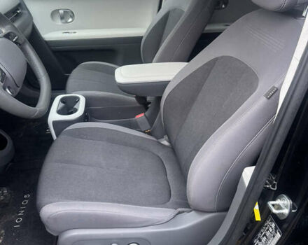 Чорний Хендай Ioniq 5, об'ємом двигуна 0 л та пробігом 37 тис. км за 24000 $, фото 6 на Automoto.ua