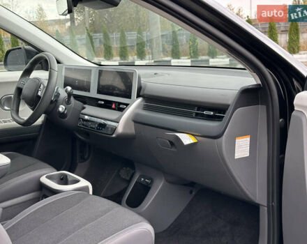 Черный Хендай Ioniq 5, объемом двигателя 0 л и пробегом 2 тыс. км за 26999 $, фото 43 на Automoto.ua