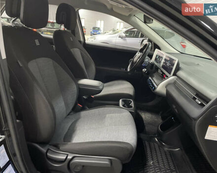 Чорний Хендай Ioniq 5, об'ємом двигуна 0 л та пробігом 75 тис. км за 26900 $, фото 39 на Automoto.ua