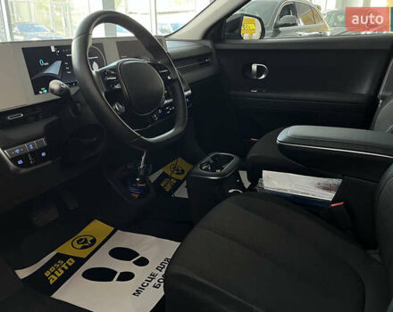 Черный Хендай Ioniq 5, объемом двигателя 0 л и пробегом 15 тыс. км за 28500 $, фото 21 на Automoto.ua