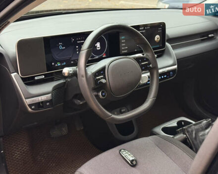 Черный Хендай Ioniq 5, объемом двигателя 0 л и пробегом 7 тыс. км за 28999 $, фото 19 на Automoto.ua