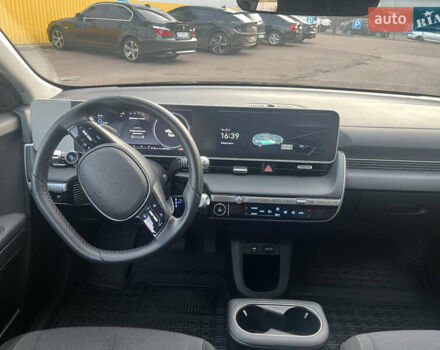 Чорний Хендай Ioniq 5, об'ємом двигуна 0 л та пробігом 34 тис. км за 24300 $, фото 6 на Automoto.ua