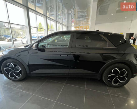 Черный Хендай Ioniq 5, объемом двигателя 0 л и пробегом 15 тыс. км за 28500 $, фото 2 на Automoto.ua