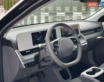 Черный Хендай Ioniq 5, объемом двигателя 0 л и пробегом 2 тыс. км за 26999 $, фото 28 на Automoto.ua