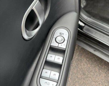 Черный Хендай Ioniq 5, объемом двигателя 0 л и пробегом 25 тыс. км за 28999 $, фото 11 на Automoto.ua