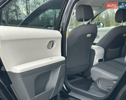 Черный Хендай Ioniq 5, объемом двигателя 0 л и пробегом 2 тыс. км за 26999 $, фото 30 на Automoto.ua