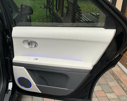 Черный Хендай Ioniq 5, объемом двигателя 0 л и пробегом 23 тыс. км за 22950 $, фото 13 на Automoto.ua