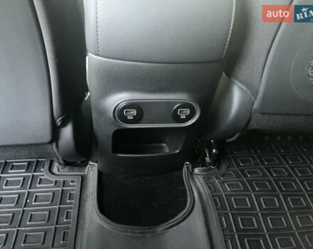 Чорний Хендай Ioniq 5, об'ємом двигуна 0 л та пробігом 34 тис. км за 24300 $, фото 5 на Automoto.ua