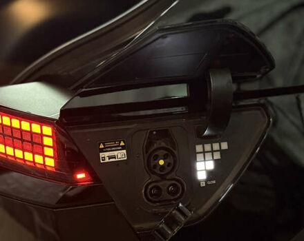 Черный Хендай Ioniq 5, объемом двигателя 0 л и пробегом 7 тыс. км за 28999 $, фото 28 на Automoto.ua