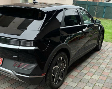 Черный Хендай Ioniq 5, объемом двигателя 0 л и пробегом 23 тыс. км за 22950 $, фото 5 на Automoto.ua