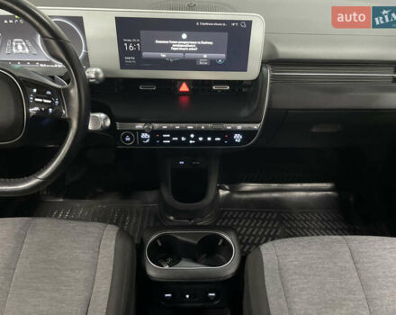Чорний Хендай Ioniq 5, об'ємом двигуна 0 л та пробігом 75 тис. км за 26900 $, фото 53 на Automoto.ua