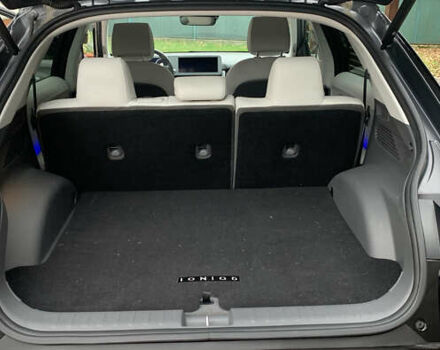 Черный Хендай Ioniq 5, объемом двигателя 0 л и пробегом 23 тыс. км за 22950 $, фото 10 на Automoto.ua