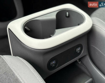 Чорний Хендай Ioniq 5, об'ємом двигуна 0 л та пробігом 7 тис. км за 28499 $, фото 23 на Automoto.ua