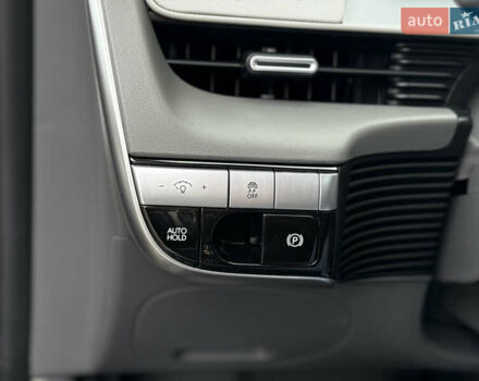 Черный Хендай Ioniq 5, объемом двигателя 0 л и пробегом 6 тыс. км за 28999 $, фото 45 на Automoto.ua