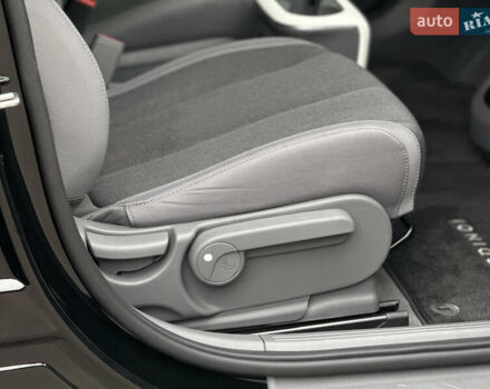 Черный Хендай Ioniq 5, объемом двигателя 0 л и пробегом 6 тыс. км за 28999 $, фото 54 на Automoto.ua