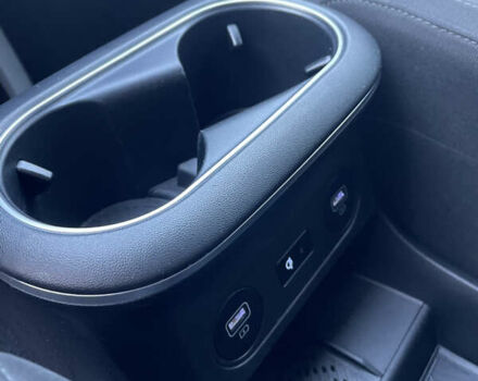 Черный Хендай Ioniq 5, объемом двигателя 0 л и пробегом 19 тыс. км за 24999 $, фото 25 на Automoto.ua