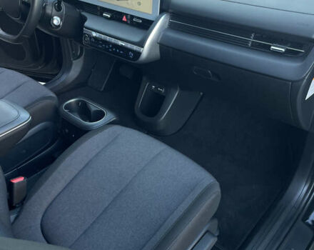 Черный Хендай Ioniq 5, объемом двигателя 0 л и пробегом 18 тыс. км за 24999 $, фото 22 на Automoto.ua