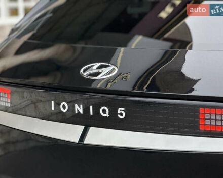 Черный Хендай Ioniq 5, объемом двигателя 0 л и пробегом 6 тыс. км за 28999 $, фото 6 на Automoto.ua