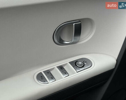 Черный Хендай Ioniq 5, объемом двигателя 0 л и пробегом 6 тыс. км за 28999 $, фото 40 на Automoto.ua