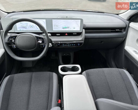 Черный Хендай Ioniq 5, объемом двигателя 0 л и пробегом 6 тыс. км за 28999 $, фото 39 на Automoto.ua