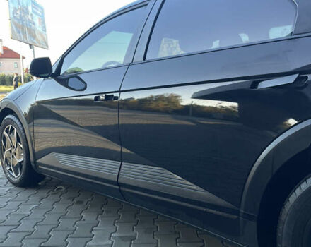 Черный Хендай Ioniq 5, объемом двигателя 0 л и пробегом 19 тыс. км за 24999 $, фото 6 на Automoto.ua