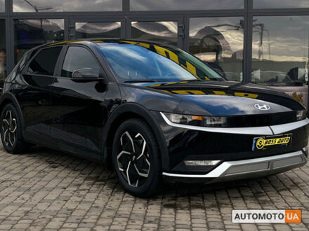 Хендай Ioniq 5 2022 в Мукачеве на Automoto.ua Черный Хендай Ioniq 5, объемом двигателя 77 л и пробегом 34 тыс. км за 27999 $, фото 1 на Automoto.ua
