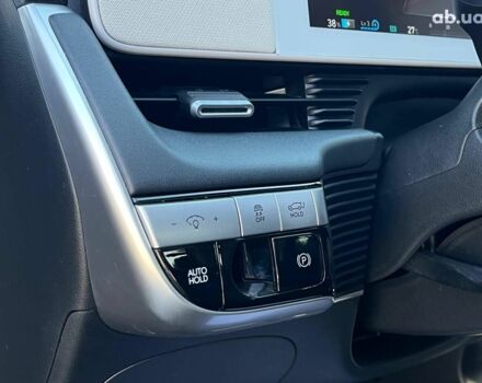 Серый Хендай Ioniq 5, объемом двигателя 0 л и пробегом 34 тыс. км за 26740 $, фото 38 на Automoto.ua