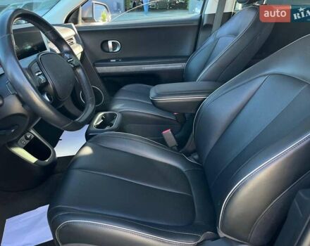 Серый Хендай Ioniq 5, объемом двигателя 0 л и пробегом 34 тыс. км за 26740 $, фото 40 на Automoto.ua