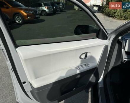 Сірий Хендай Ioniq 5, об'ємом двигуна 0 л та пробігом 38 тис. км за 34199 $, фото 10 на Automoto.ua