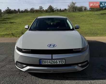 Серый Хендай Ioniq 5, объемом двигателя 0 л и пробегом 57 тыс. км за 25800 $, фото 7 на Automoto.ua