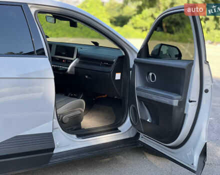 Серый Хендай Ioniq 5, объемом двигателя 0 л и пробегом 70 тыс. км за 27500 $, фото 17 на Automoto.ua