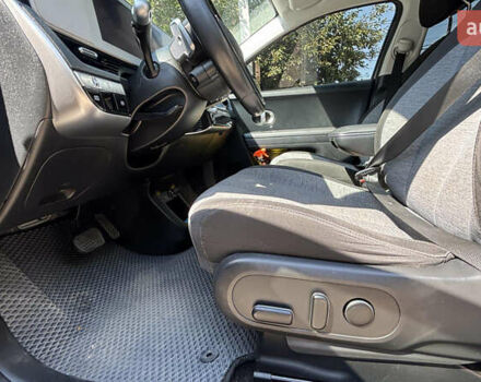 Серый Хендай Ioniq 5, объемом двигателя 0 л и пробегом 56 тыс. км за 27500 $, фото 5 на Automoto.ua