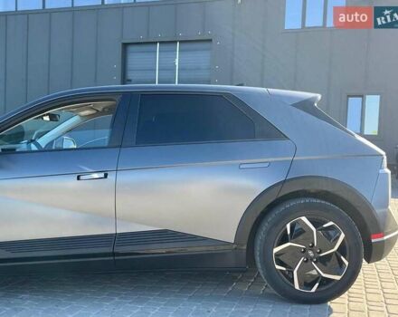 Серый Хендай Ioniq 5, объемом двигателя 0 л и пробегом 34 тыс. км за 26740 $, фото 5 на Automoto.ua
